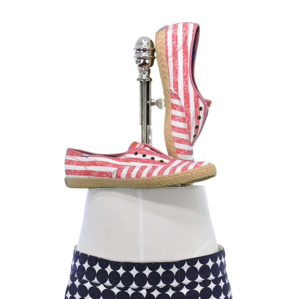 Keds Red Striped Laceless Tennis Shoes (11)